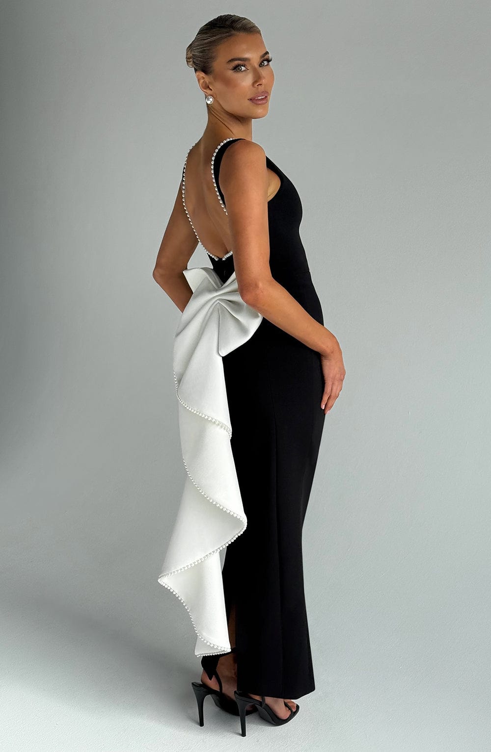 Lana Midaxi Dress — Preto/Branco