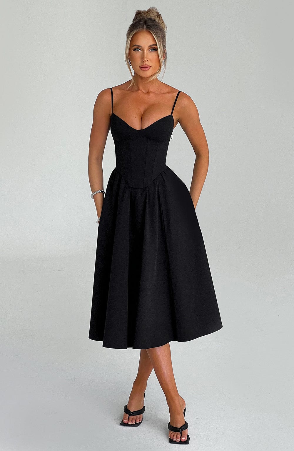 Mariella Midi Dress — Preto