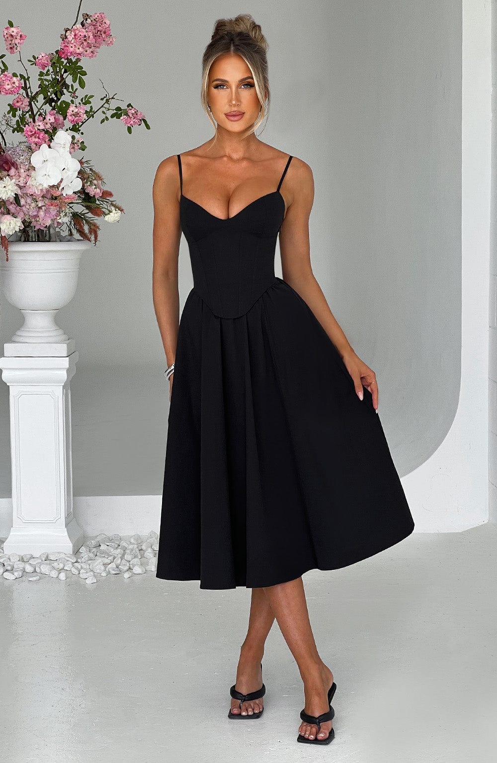 Mariella Midi Dress — Preto