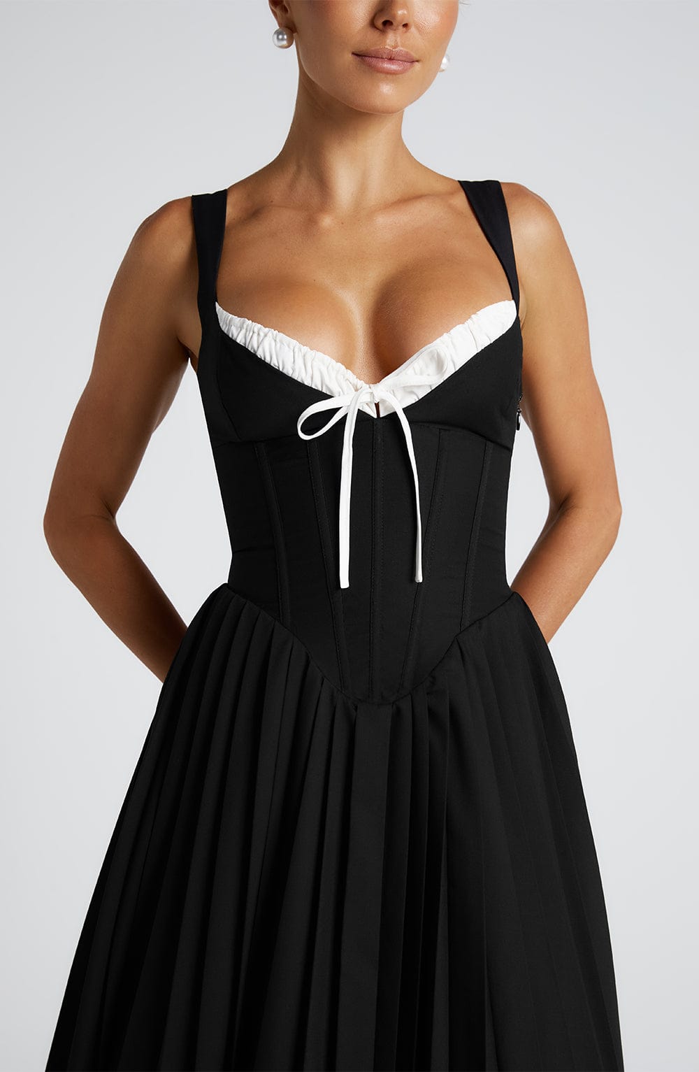 Natassia Vestido Midi — Preto/Branco